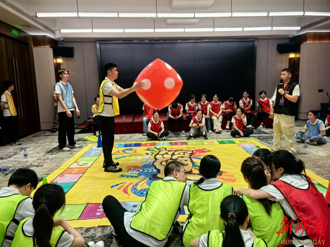 乐动青春 放飞梦想衡阳市邮政分公司举行2025年新入职员工培